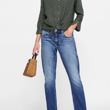 Load image into Gallery viewer, Black Pearl Handle Rattan Bag