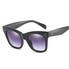 Load image into Gallery viewer, Bold Frame Classic Cat Eye Sunglasses