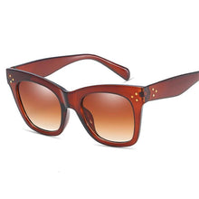 Load image into Gallery viewer, Bold Frame Classic Cat Eye Sunglasses