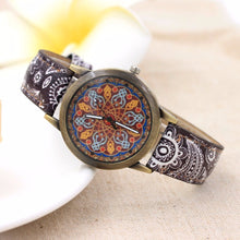 Load image into Gallery viewer, Flower Leather Quartz Wristwatch