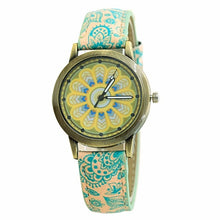 Load image into Gallery viewer, Flower Leather Quartz Wristwatch