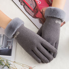 Load image into Gallery viewer, Noble™ Cashmere Touch Screen Gloves with Double Thick Plush