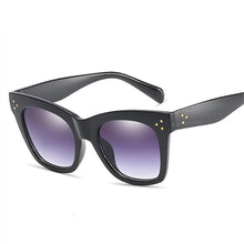 Load image into Gallery viewer, Bold Frame Classic Cat Eye Sunglasses
