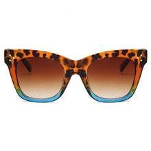 Load image into Gallery viewer, Bold Frame Classic Cat Eye Sunglasses
