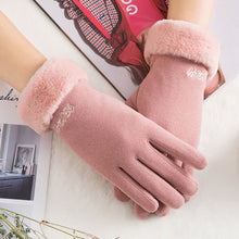 Load image into Gallery viewer, Noble™ Cashmere Touch Screen Gloves with Double Thick Plush
